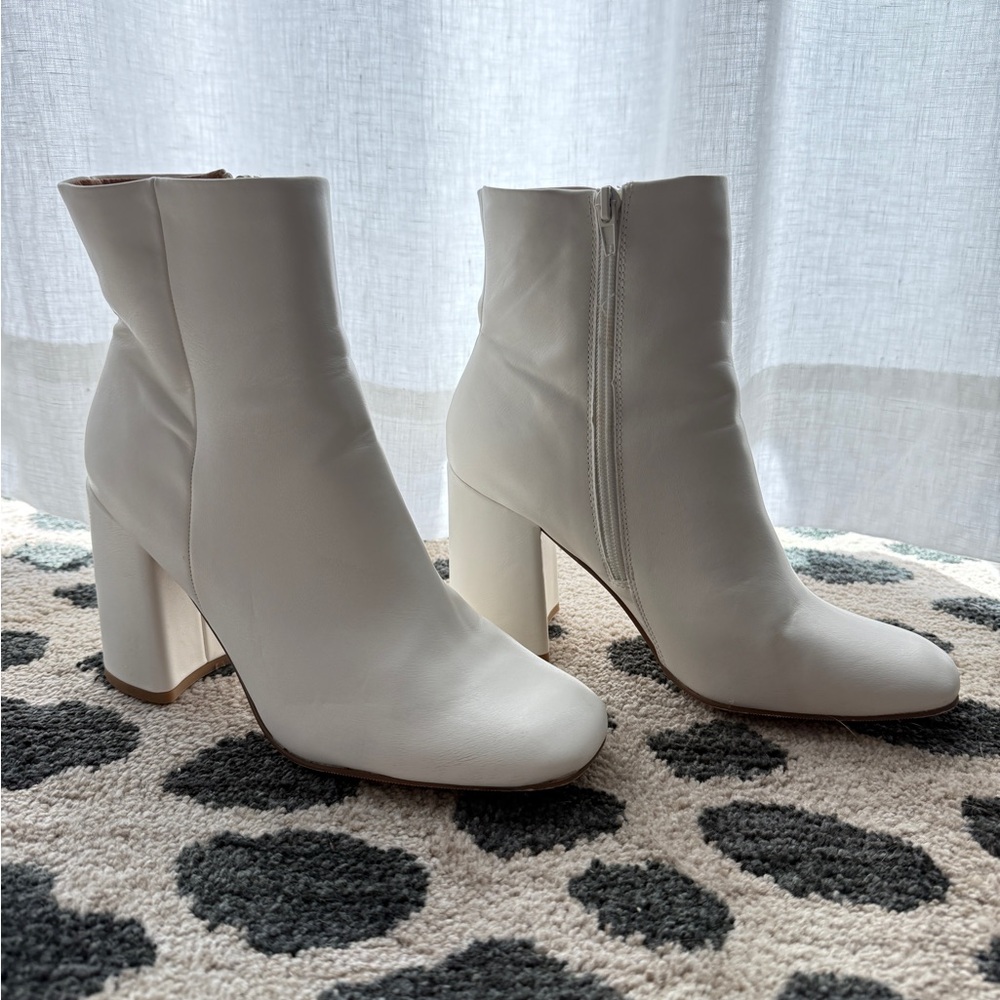 Madden Girl White While Ankle Boot Size 8